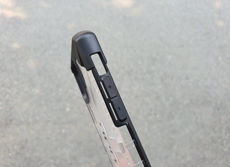Ốp Lưng iPhone 11 UAG Plasma Chính Hãng là ốp thương hiệu nổi tiếng từ USA thiết kế mặt lưng nhựa cứng, chống va đập và chống rạn nứt tốt bởi sức nén của các vân tròn liên kết